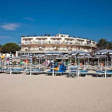 Tirreno Otel 4*