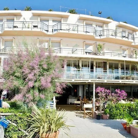 فندق Tirreno